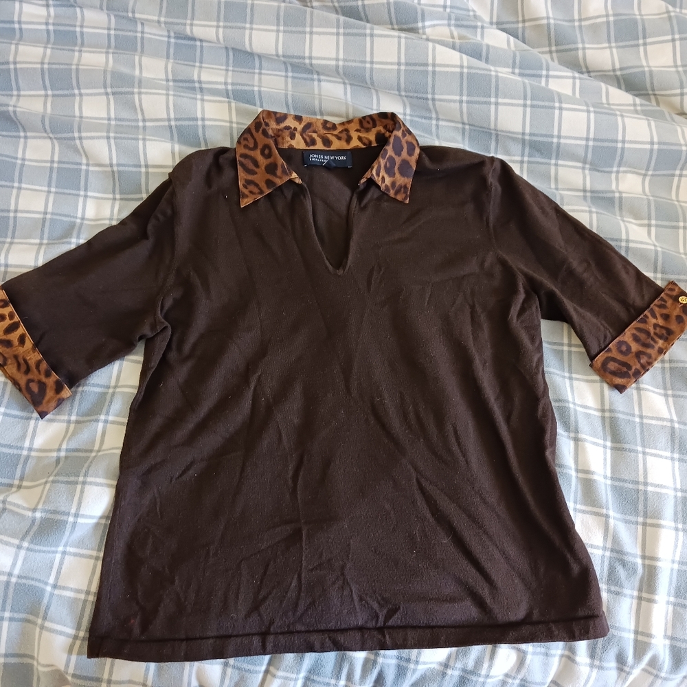Top with Leopard Print Collar and Cuff Accents